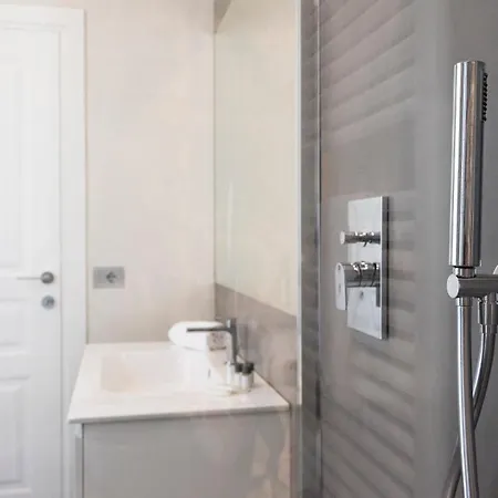 Joivy Elegant 1br Flat Near Centre * 코모