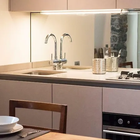 Апартаменты Joivy Elegant 1br Flat Near Centre *