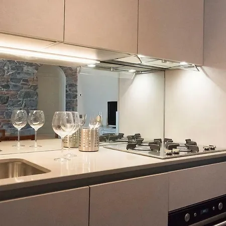 Joivy Elegant 1br Flat Near Centre Апартаменты *